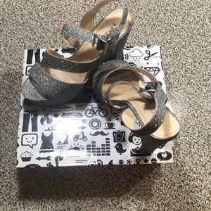 Glitter show stopping heels.